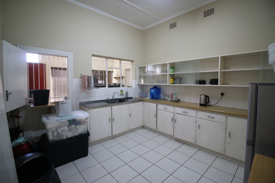 5 Bedroom Property for Sale in Berea Eastern Cape